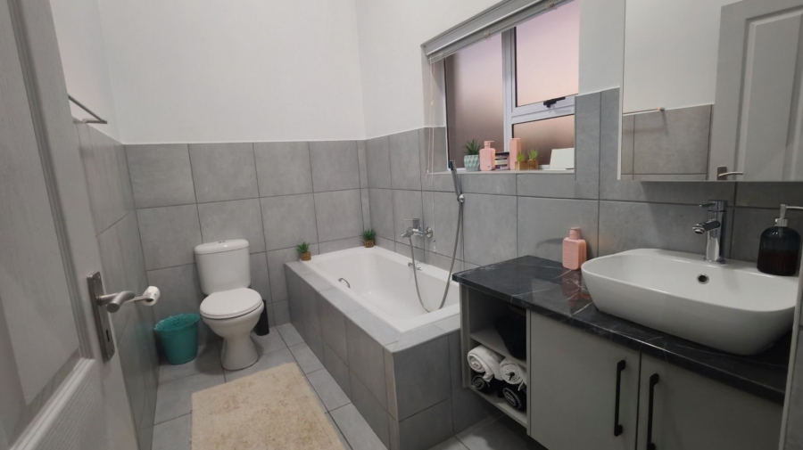 3 Bedroom Property for Sale in Hartenbos Heuwels Western Cape